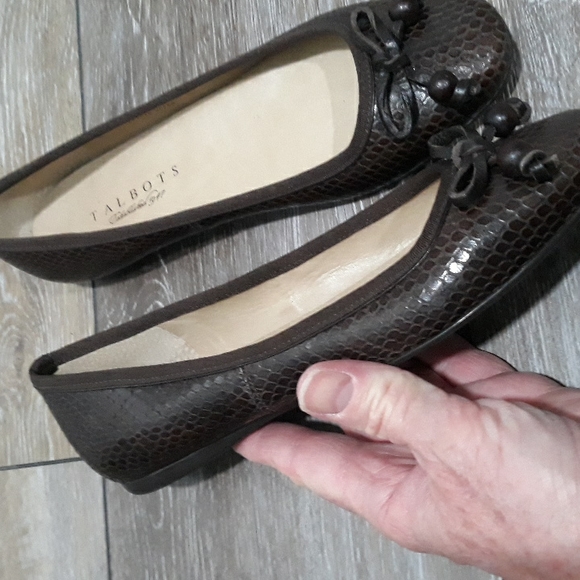 Talbots python print brown leather flats. Mint condition. Size 7B - Picture 5 of 12